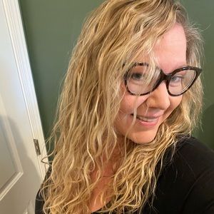 Meet your Posher, Melisa